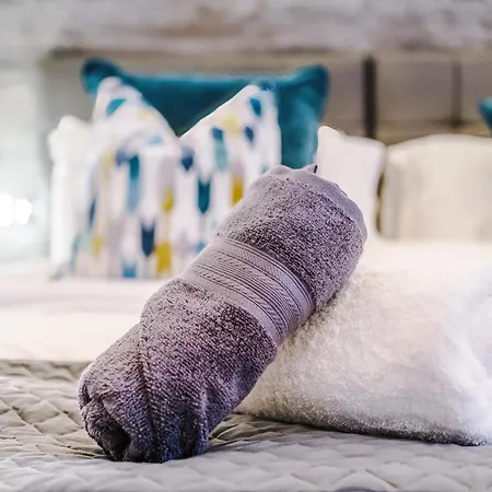 Centre 2 Bed - Grade Ii Listed