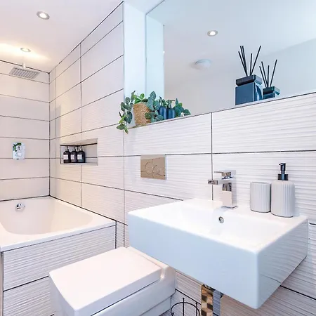 Centre 2 Bed - Grade Ii Listed Leeds