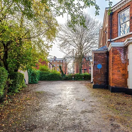 Centre 2 Bed - Grade Ii Listed *