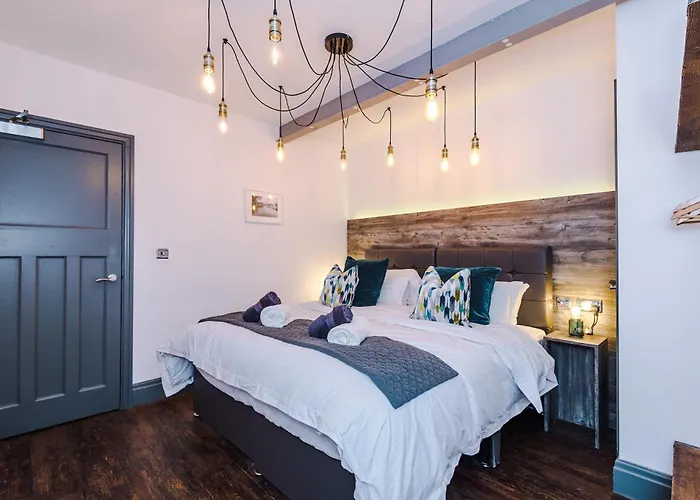 Апартаменти Centre 2 Bed - Grade Ii Listed *