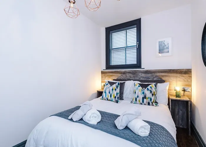 Centre 2 Bed - Grade Ii Listed Апартаменти Лідс