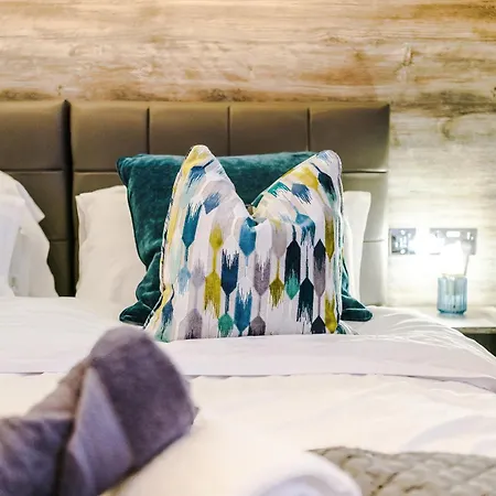 Centre 2 Bed - Grade Ii Listed Leeds (West Yorkshire)