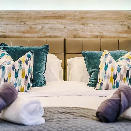 Centre 2 Bed - Grade Ii Listed *