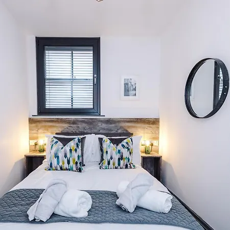 Centre 2 Bed - Grade Ii Listed Apartmán *