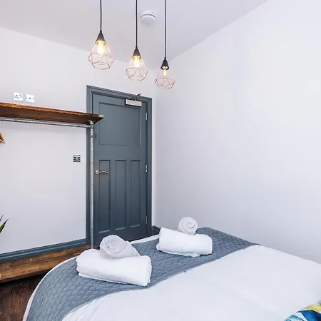 Centre 2 Bed - Grade Ii Listed Leeds (West Yorkshire)